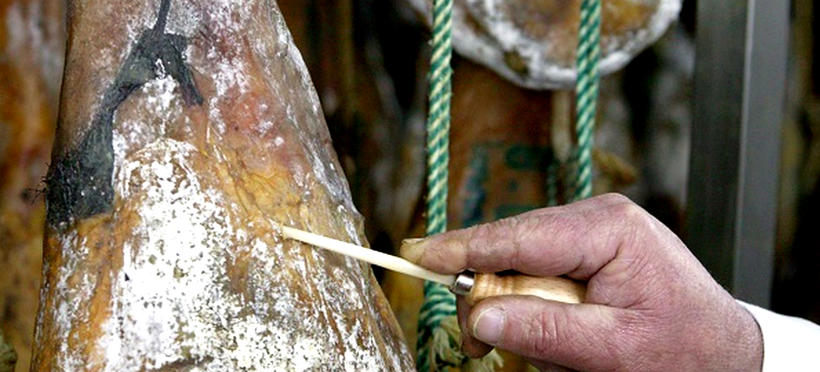 Moho en el jamón | Por qué aparece, qué significa y cómo eliminarlo