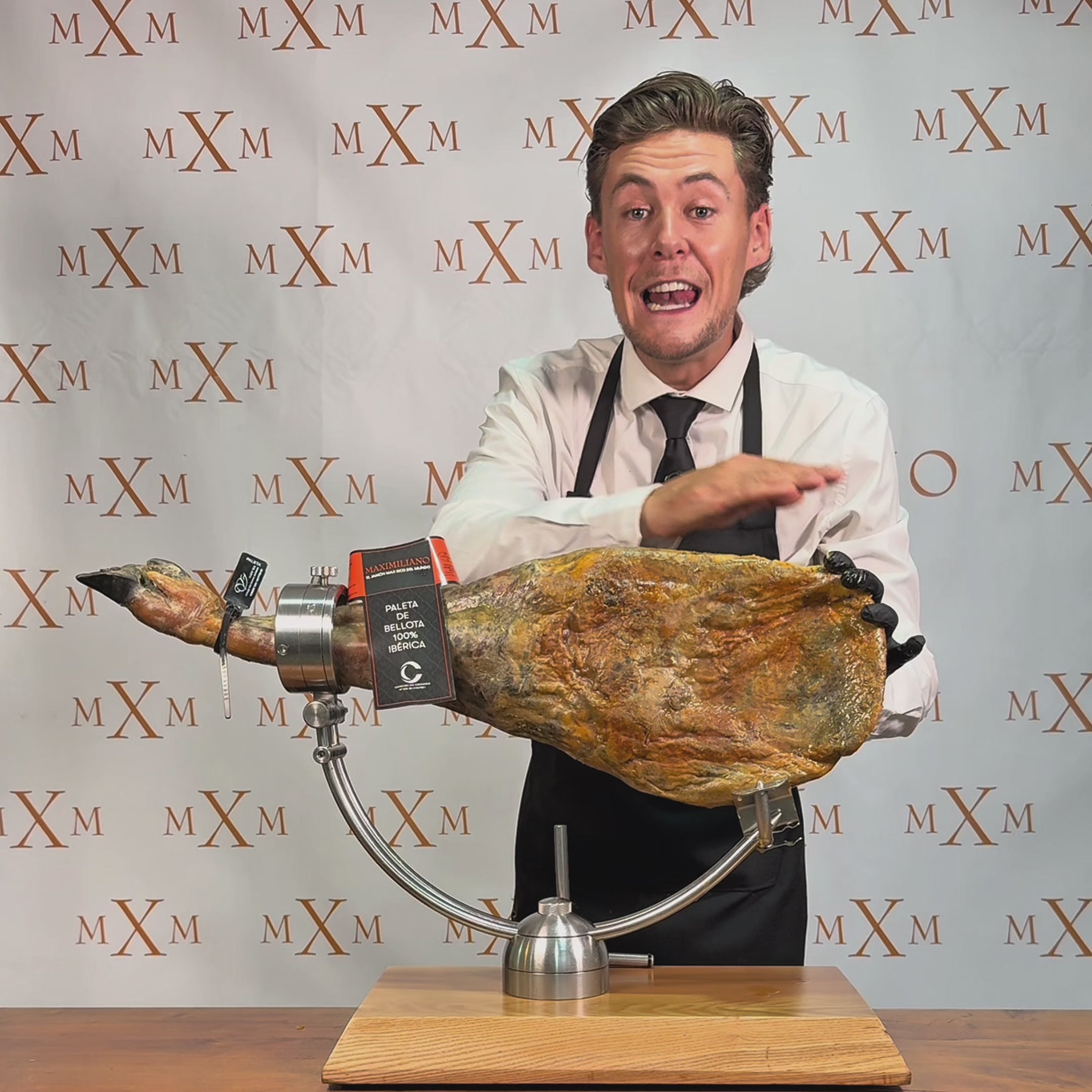 Cargar vídeo: Paleta de Bellota 100% Ibérica | Maximiliano