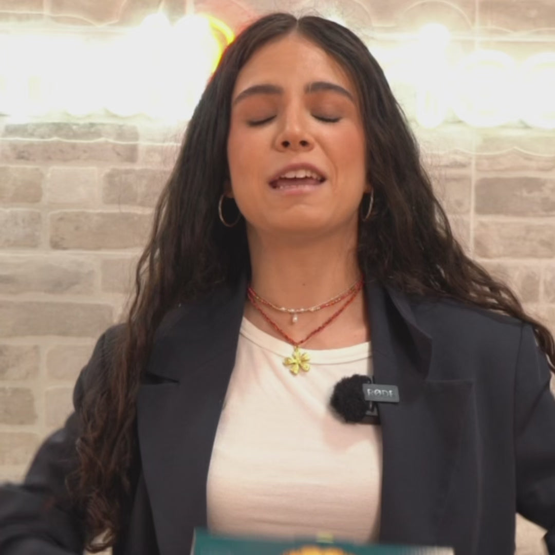 Cargar vídeo: Mini Jamón de Cebo Ibérico 50% Raza Ibérica 1Kg + Mini Jamonero + Cuchillo | Miguel España e Hijos