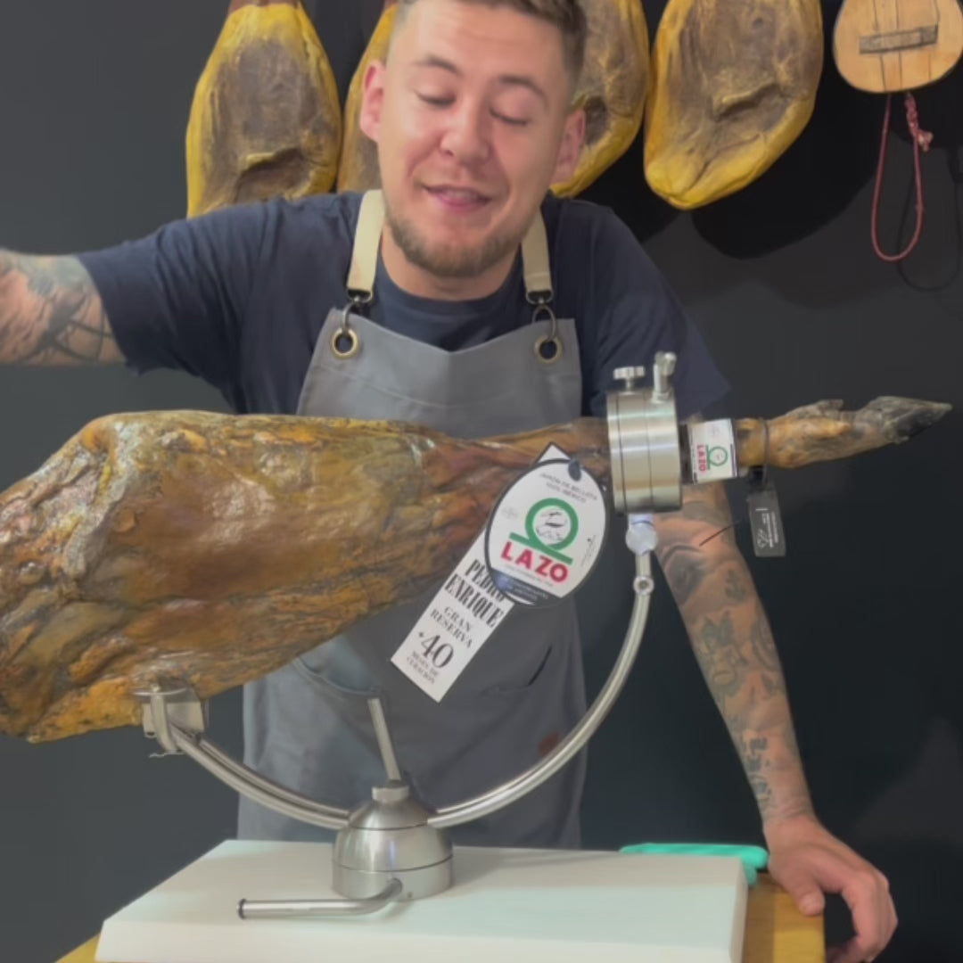 Cargar vídeo: Jamón de bellota 100% ibérico “Gran Reserva Pedro Enrique”