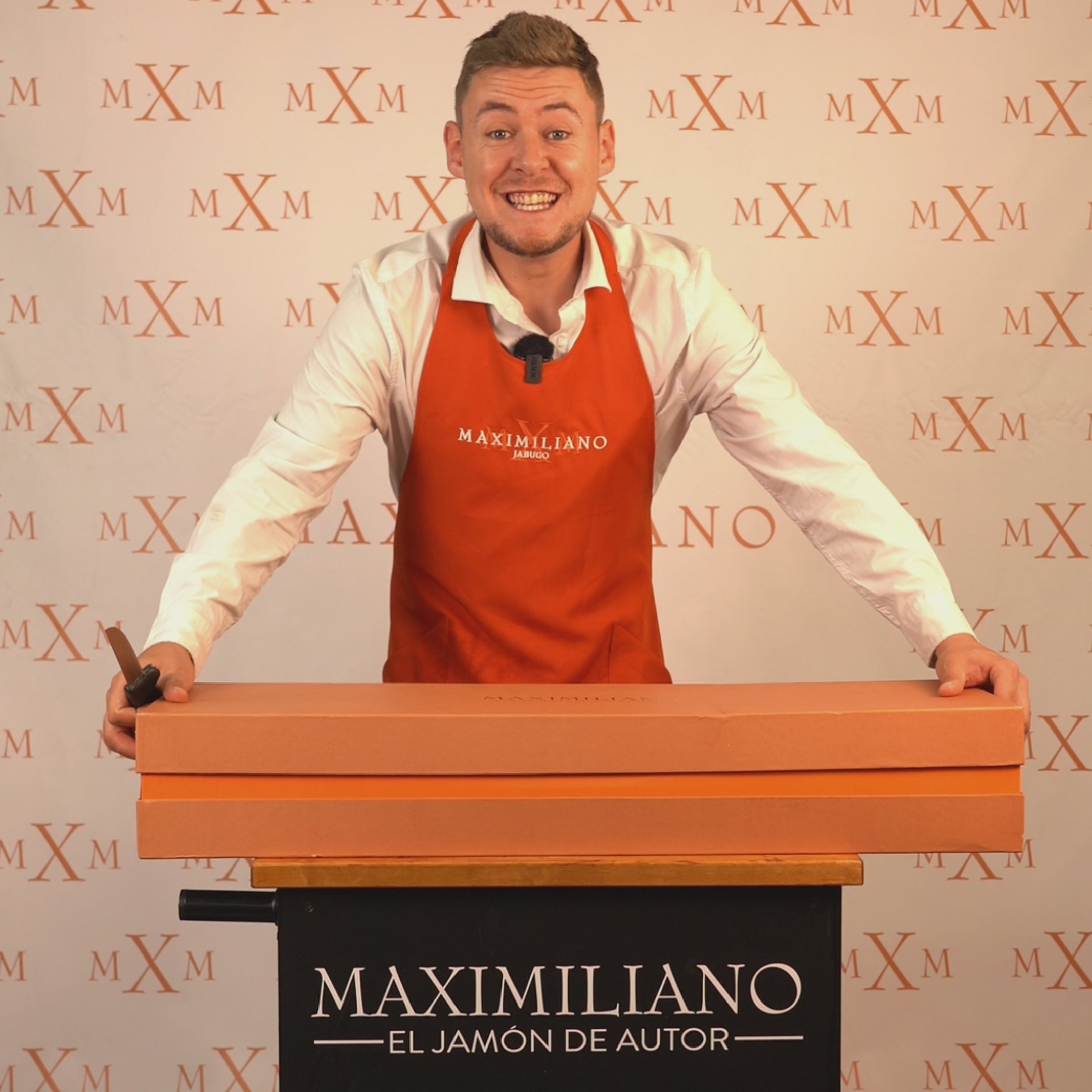 Cargar vídeo: Jamón Doble Equis Maximiliano | Maximiliano