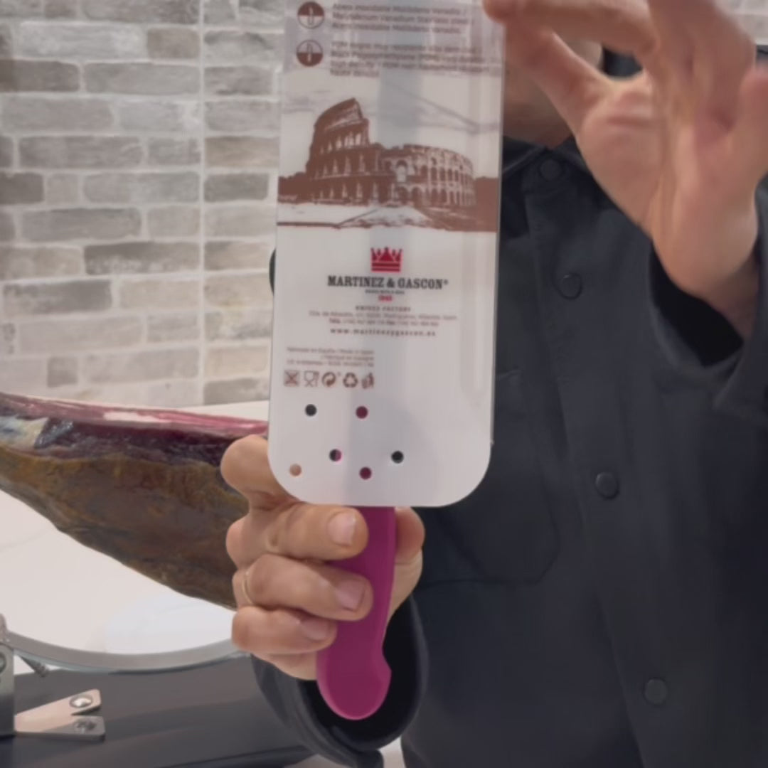 Cargar vídeo: Cuchillo Jamonero alveolado 28,5 cm ROSA EDICIÓN LIMITADA | Martínez y Gascón